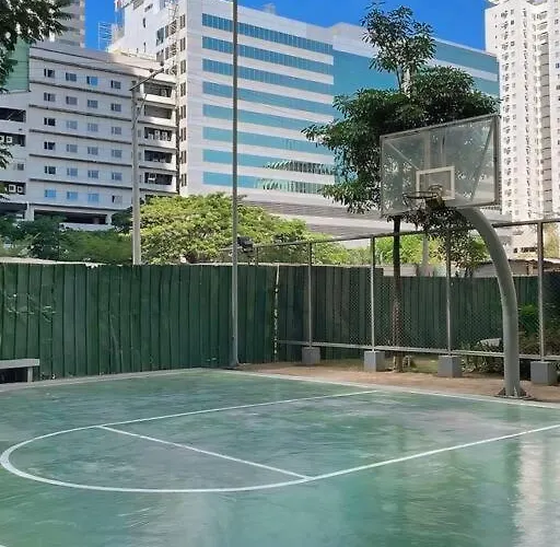 Homey 1 Bedroom, Inside It Park Nawanao